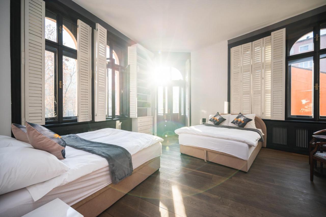 Old Town Rooms With Timeless View ซาราเยโว ภายนอก รูปภาพ