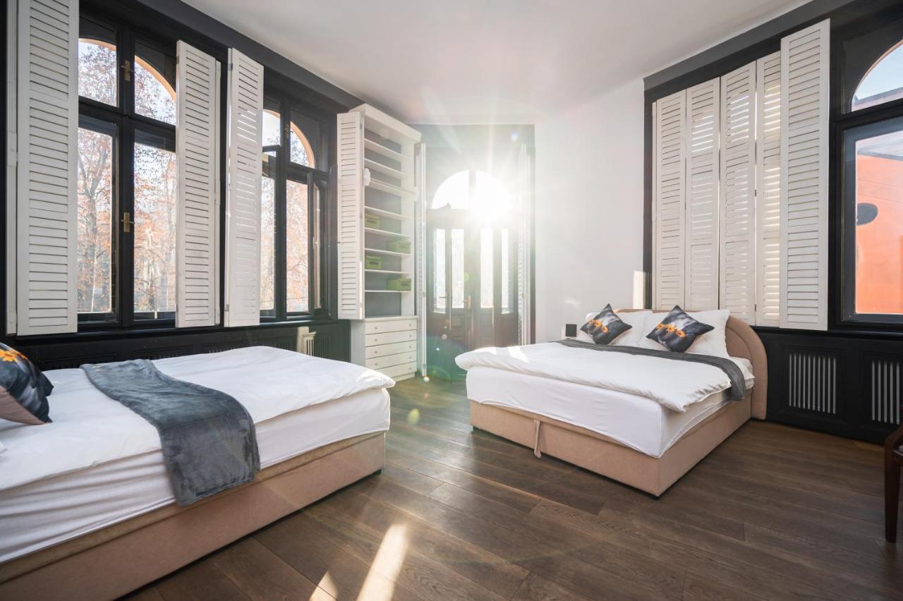 Old Town Rooms With Timeless View ซาราเยโว ภายนอก รูปภาพ
